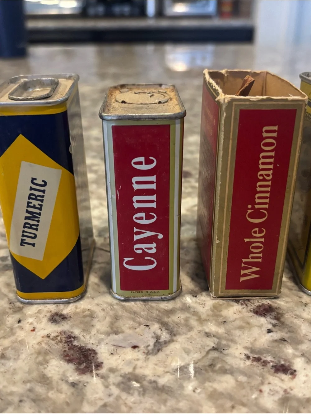 Scowcroft Blue Pine Vintage Turmeric & Cloves Tin Set - Yellow & Navy